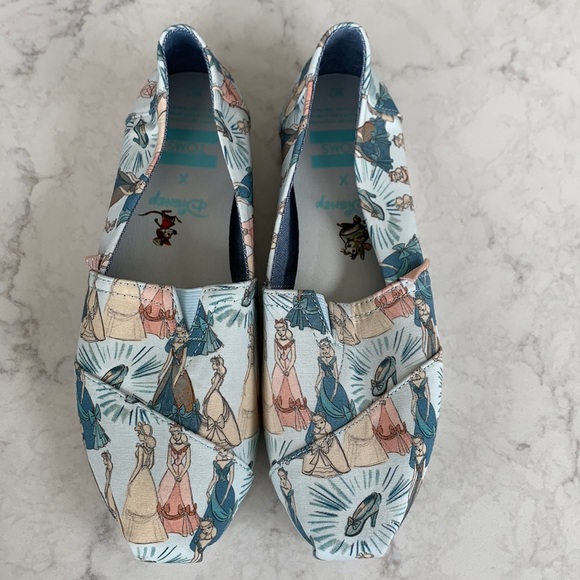 Toms Shoes - TOMS Cinderella print, never worn, size 7